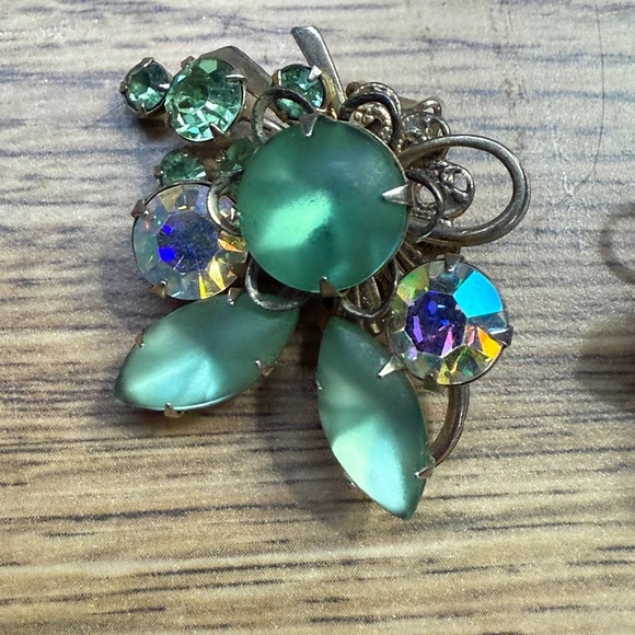 2 Pair Vintage Clip on Earring Sets Elegant Gold and Green, Purple & Gold - Picture 3 of 15